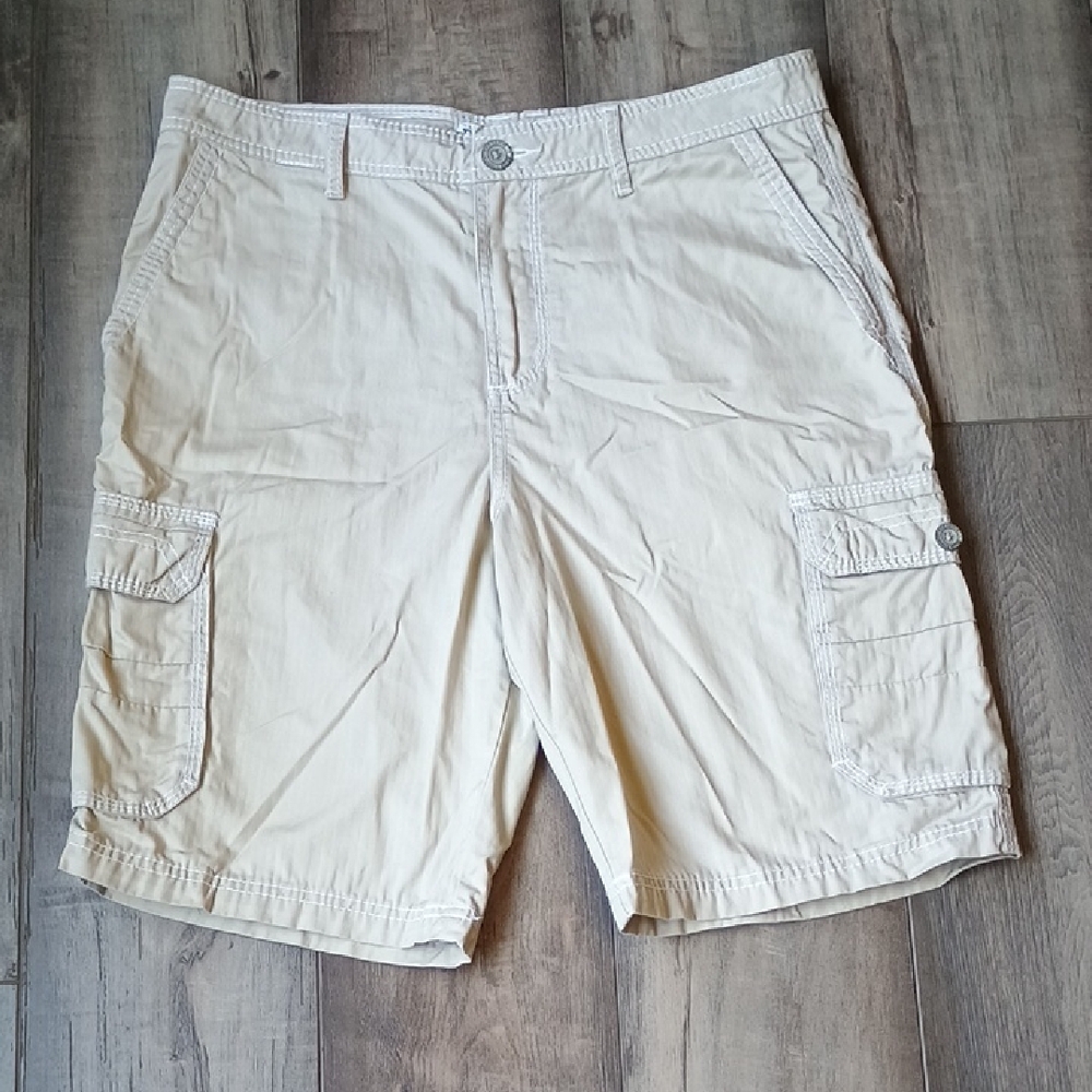 BKE Tan Cargo Shorts Casual Style